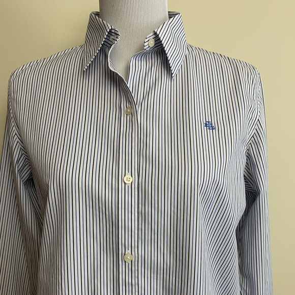 Lauren Ralph Lauren Tops - LRL Lauren Ralph Lauren Button Front Shirt. Size M